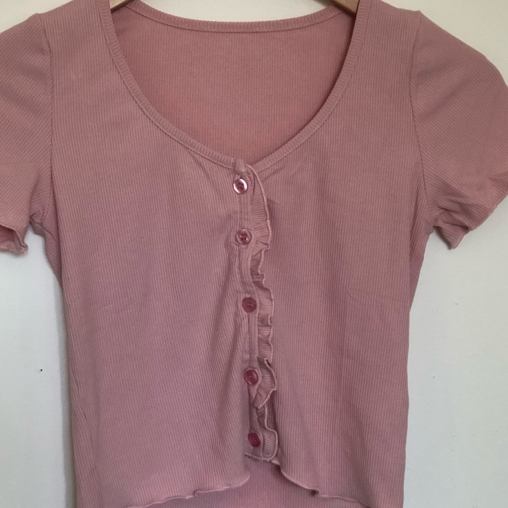 Lettuce trim button front crop tee